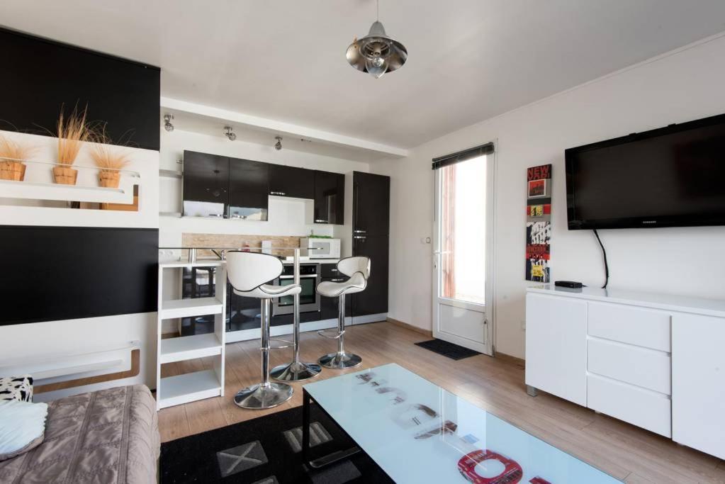 Maison *** Avec Cour 3Km Plage Et La Rochelle Saint-Vivien  Extérieur photo